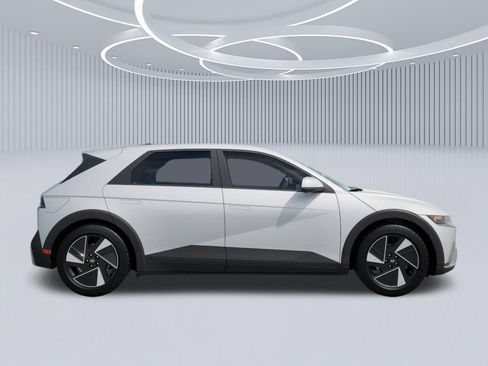 New 2026 Hyundai Ioniq 5 SEL RWD image 7