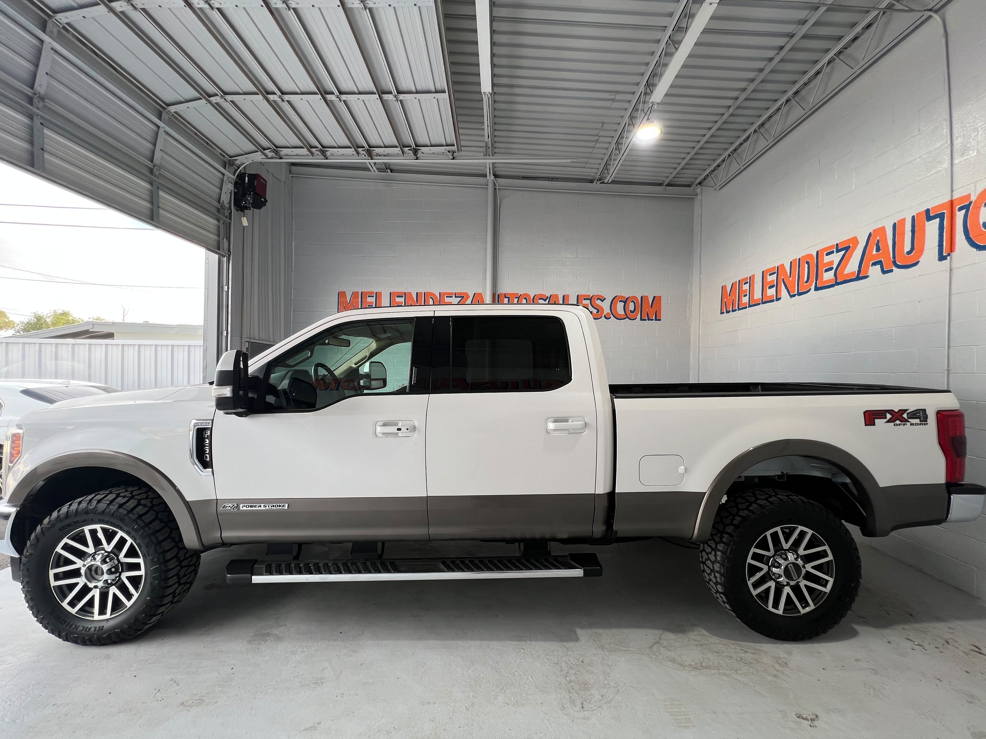 Used 2019 Ford F250 Lariat w/ Lariat Ultimate Package AWD/4WD image 2