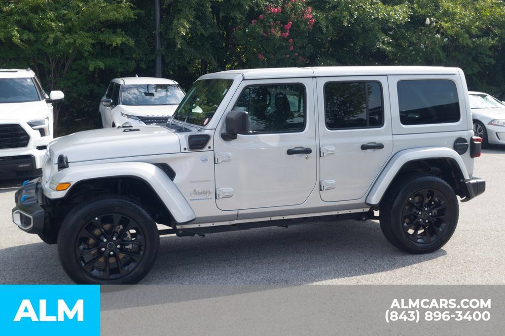 Used 2024 Jeep Wrangler Unlimited Sahara AWD/4WD image 10
