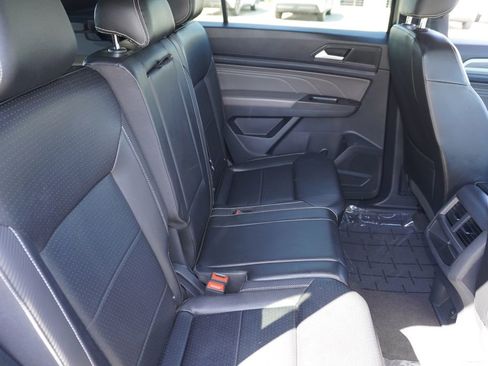 Used 2022 Volkswagen Atlas Cross Sport SE image 8