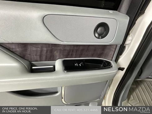 Used 2019 Lincoln Navigator L Select RWD image 19