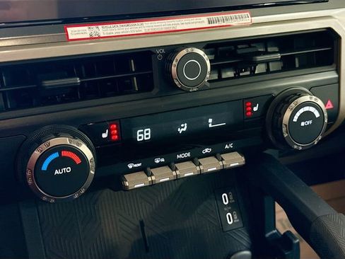 Used 2025 Toyota Tacoma TRD Sport image 17