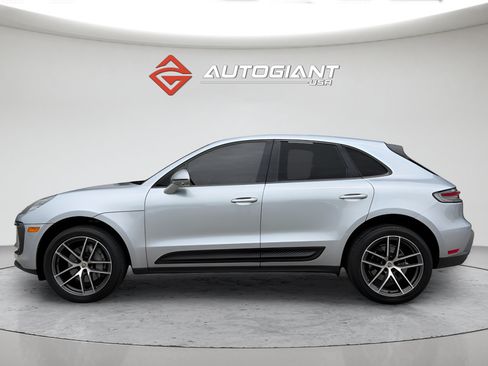 Used 2022 Porsche Macan AWD/4WD image 6