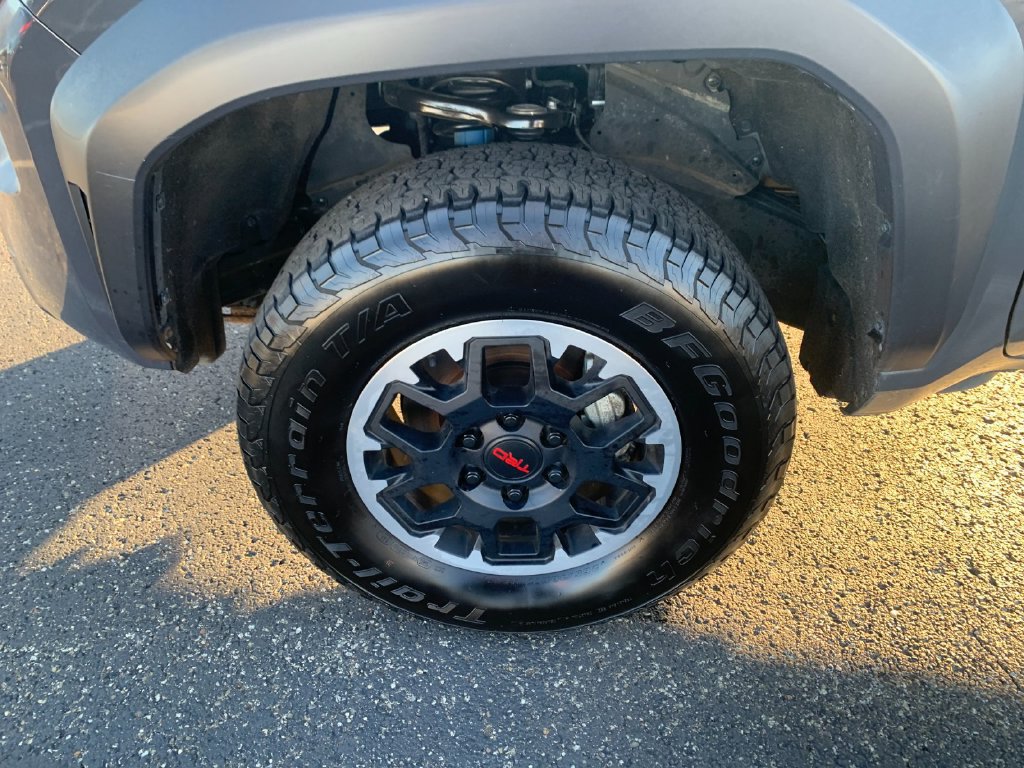 Used 2024 Toyota Tacoma TRD Off-Road w/ TRD Off Road Upgrade Package AWD/4WD image 32
