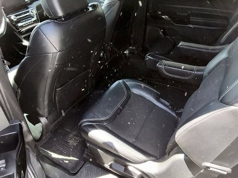 Used 2023 Ford Explorer ST AWD/4WD image 16