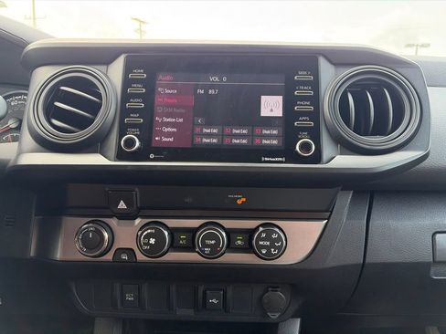 Used 2020 Toyota Tacoma SR AWD/4WD image 11