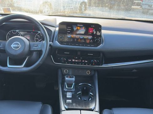 Used 2023 Nissan Rogue SL w/ SL Premium Package image 14