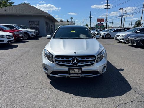 Used 2019 Mercedes-Benz GLA 250 4MATIC image 2