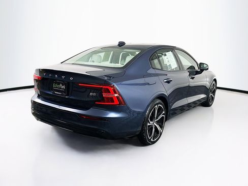 Used 2024 Volvo S60 B5 Core image 9