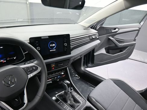 New 2026 Volkswagen Jetta SE image 35