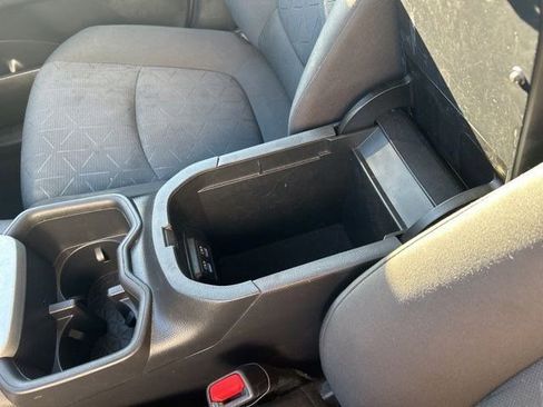 Used 2022 Toyota RAV4 XLE image 31