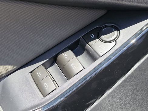 New 2026 Chevrolet Equinox LT w/ Convenience Package II FWD image 19