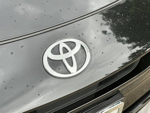 Used 2026 Toyota Prius LE FWD image 45