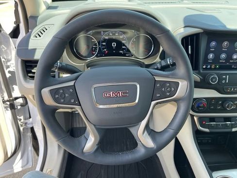 Used 2024 GMC Terrain Denali w/ Denali Premium Package AWD/4WD image 15