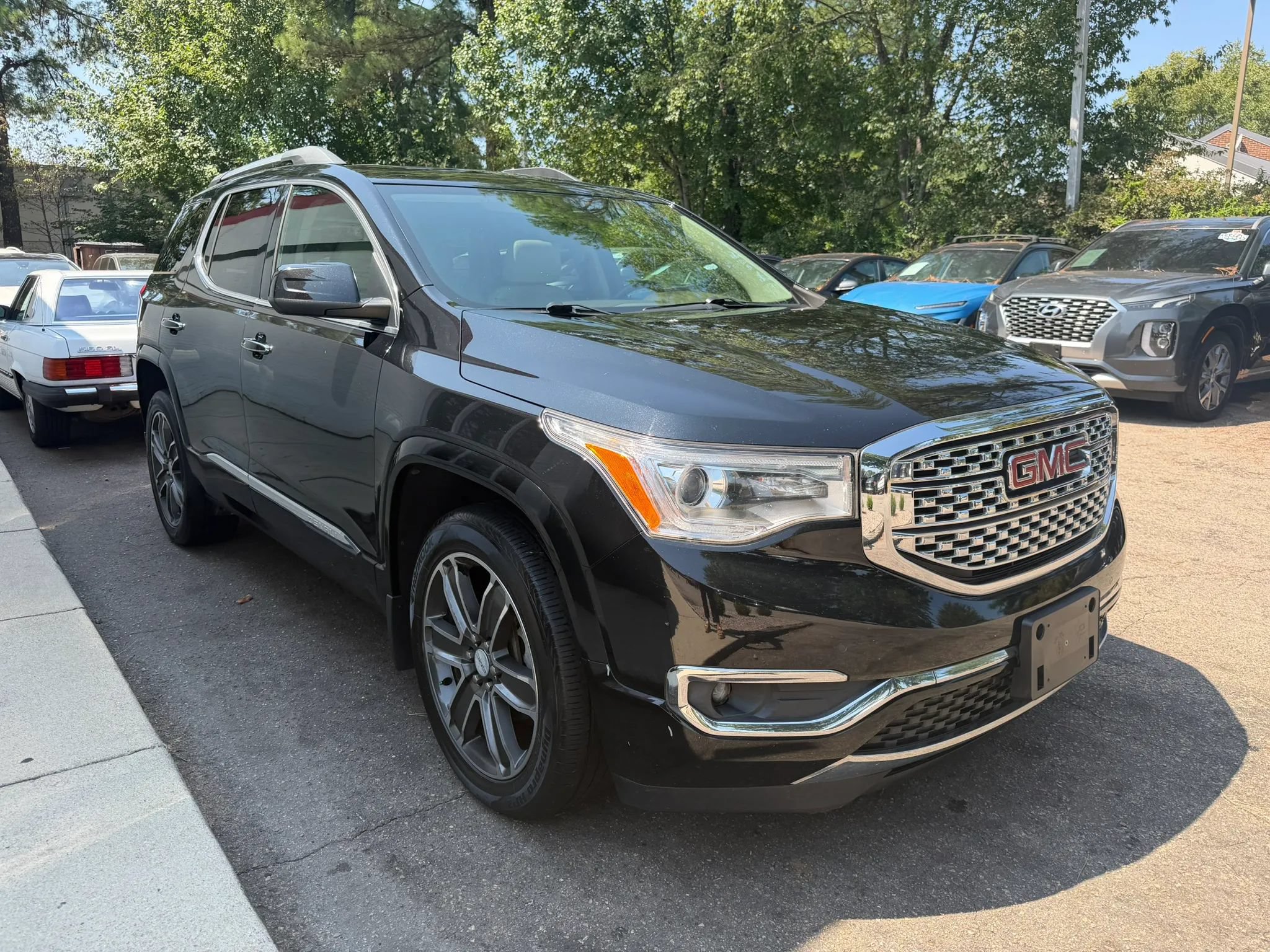 Used 2018 GMC Acadia Denali AWD/4WD image 4