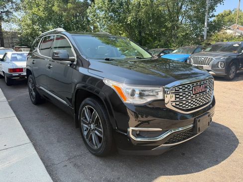 Used 2018 GMC Acadia Denali AWD/4WD image 4
