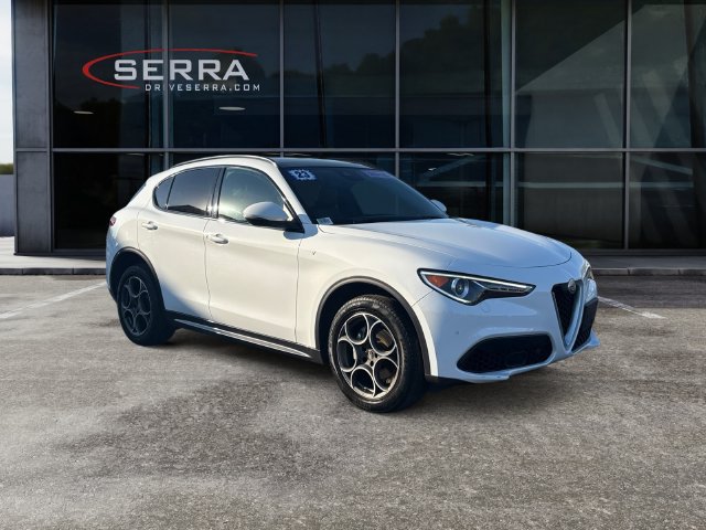 Used 2023 Alfa Romeo Stelvio Ti AWD/4WD image 7