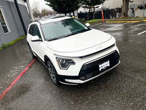 New 2025 Kia Niro EX Touring image 6