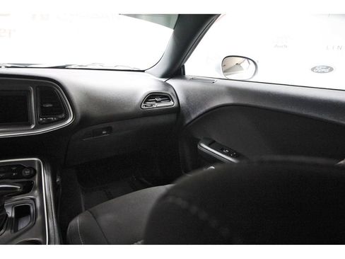 Used 2022 Dodge Challenger R/T image 8