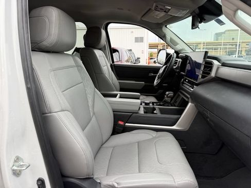 Used 2023 Toyota Tundra Limited AWD/4WD image 33
