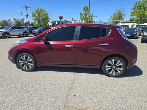 Used 2016 Nissan Leaf SL w/ Premium Package FWD image 8