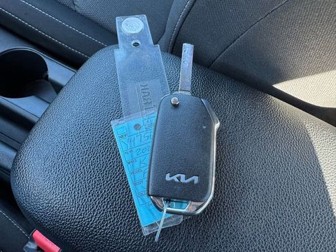 Used 2023 Kia Forte LXS image 32