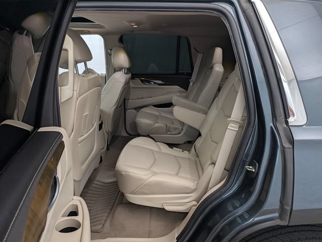 Used 2019 Cadillac Escalade Luxury AWD/4WD image 15