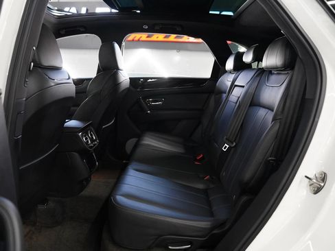 Used 2018 Bentley Bentayga Onyx Edition AWD/4WD image 18