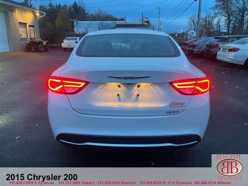 Used 2015 Chrysler 200 Limited w/ Convenience Group FWD image 4