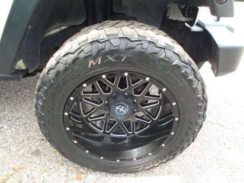 Used 2016 Jeep Wrangler Unlimited Sport w/ Quick Order Package 24S AWD/4WD image 17