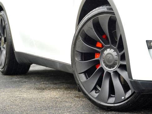 Used 2022 Tesla Model Y Performance image 4