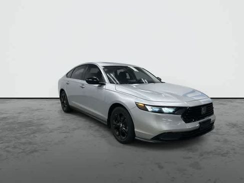 Used 2025 Honda Accord SE image 6