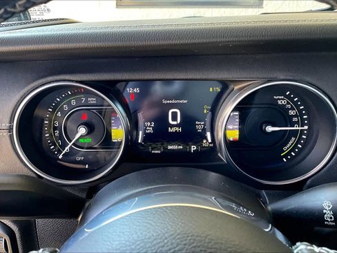 Used 2022 Jeep Wrangler Unlimited Rubicon w/ Cold Weather Group image 26