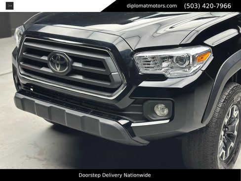 Used 2021 Toyota Tacoma SR5 w/ Trail Edition image 14