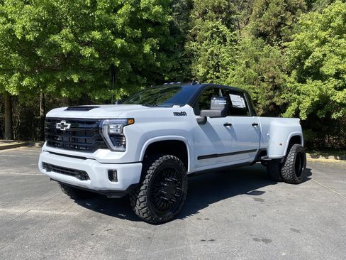 New 2026 Chevrolet Silverado 3500 High Country w/ High Country Premium Package AWD/4WD image 5