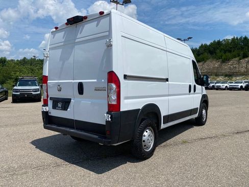 Used 2025 RAM ProMaster 2500 w/ Convenience Group FWD image 6