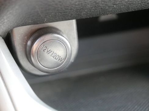Used 2010 Subaru Impreza 2.5i Premium AWD/4WD image 32