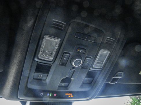 Used 2023 Chevrolet Tahoe High Country image 27