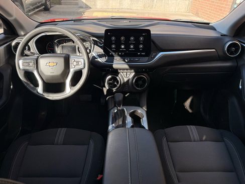 Used 2025 Chevrolet Blazer LT image 6