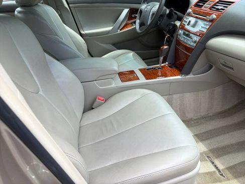 Used 2009 Toyota Camry XLE FWD image 4