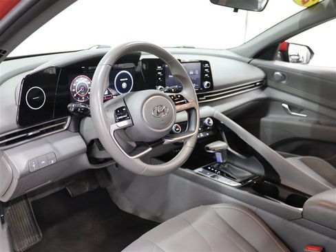 Used 2021 Hyundai Elantra SEL w/ Convenience Package image 18