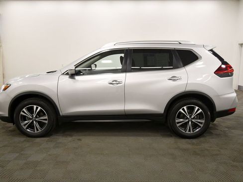 Used 2019 Nissan Rogue SV w/ Premium Package AWD/4WD image 4