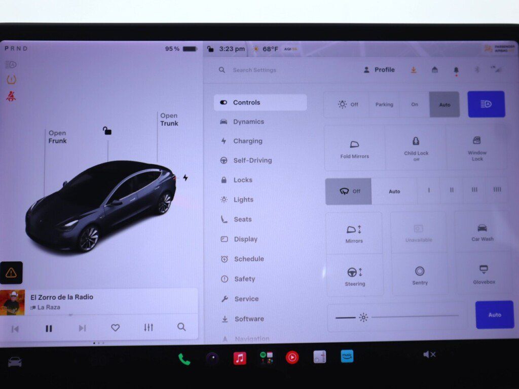 Used 2018 Tesla Model 3 Long Range RWD image 17