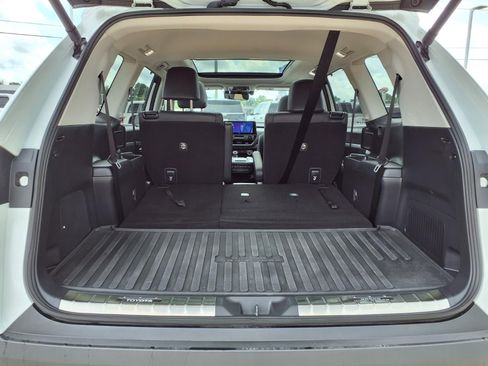 Certified 2025 Toyota Grand Highlander FWD image 8