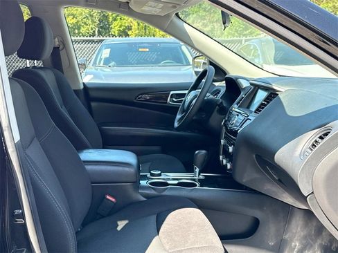 Used 2020 Nissan Pathfinder S image 10