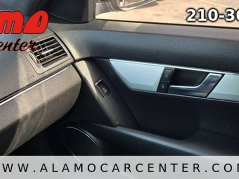 Used 2008 Mercedes-Benz C 300 Sedan image 40
