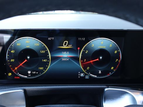 Used 2022 Mercedes-Benz GLB 250 w/ Premium Package Lite image 33