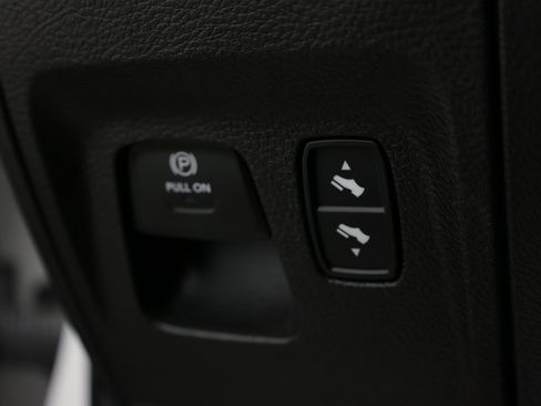 Used 2022 RAM 1500 Limited RWD image 22