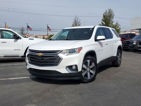 Used 2021 Chevrolet Traverse LT w/ LT Premium Package FWD image 1