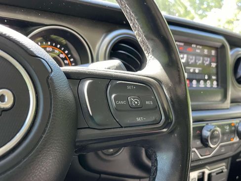 Used 2022 Jeep Gladiator Sport AWD/4WD image 22